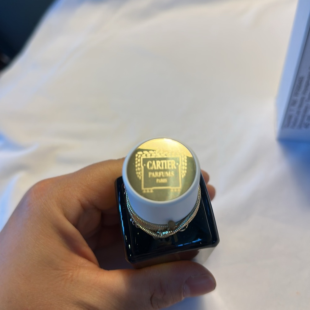 Cartier Oud Absolu Perfume - Black and Gold - Picture 4 of 8